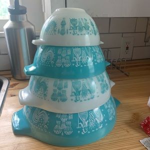 Pyrex Amish Butterprint Cinderella bowls